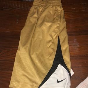 Nike basketball draw string shorts